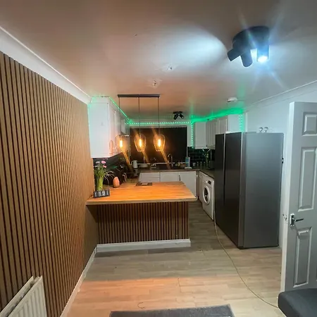 Charming Retreat بيت خشبي