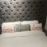 Charming Retreat Дерев'яний котедж Лідс