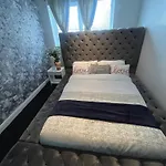 Charming Retreat Дерев'яний котедж