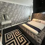 Charming Retreat Дерев'яний котедж