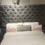Charming Retreat *