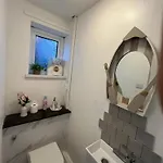 Charming Retreat Дерев'яний котедж