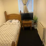 Дерев'яний котедж Charming Retreat