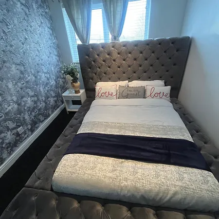 Charming Retreat Дерев'яний котедж