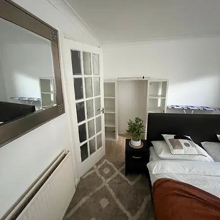 Lodge Charming Retreat Leeds (West Yorkshire)