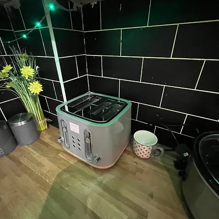 Charming Retreat Дерев'яний котедж Лідс