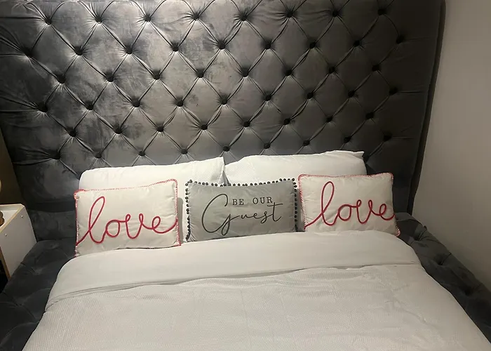 Charming Retreat Lodge Leeds (West Yorkshire)